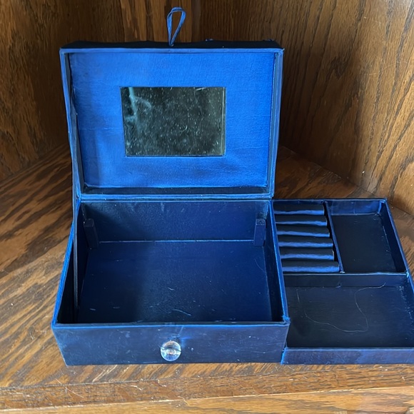 Vintage Satin Royal Deep Blue Jewelry or Trinket Box. - Picture 4 of 4